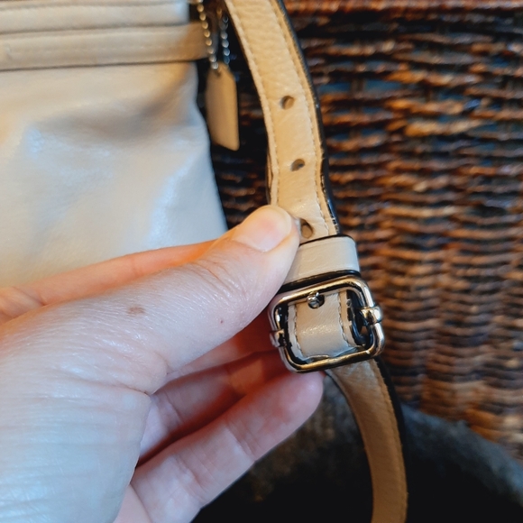 Coach Soft Pebble Leather Small Crossbody Bag Cream Gray Taupe Luxury Designer - Picture 4 of 12